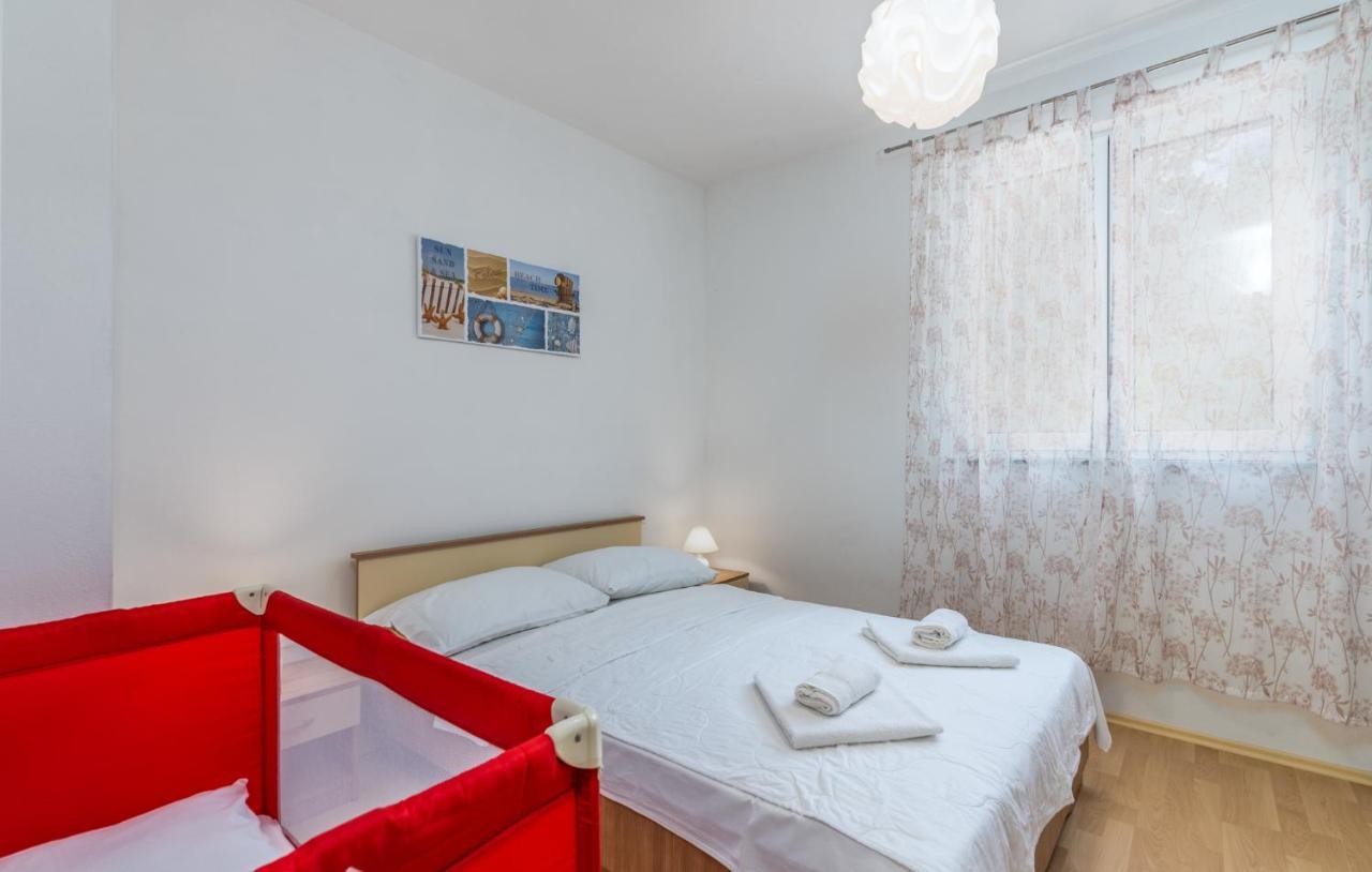 Apartments Miokovic Соліне Екстер'єр фото