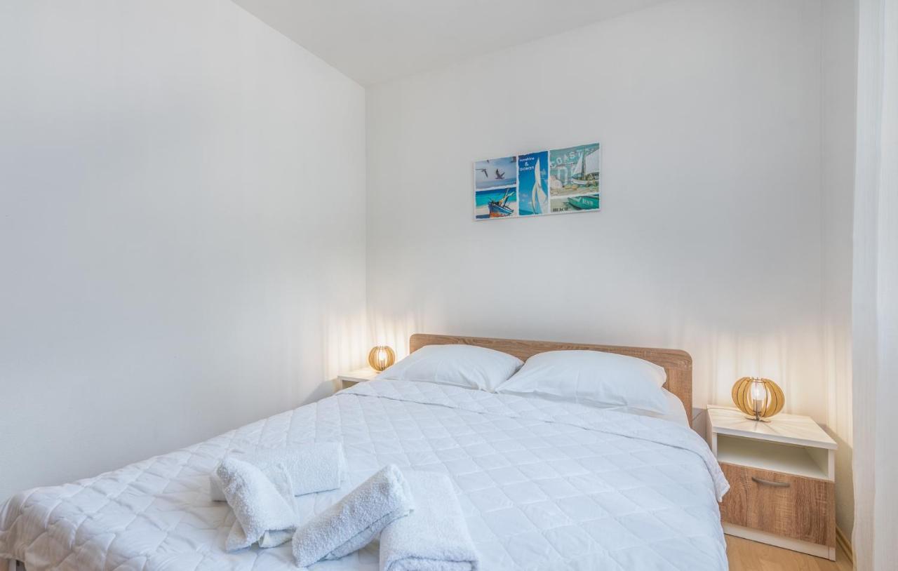 Apartments Miokovic Соліне Екстер'єр фото