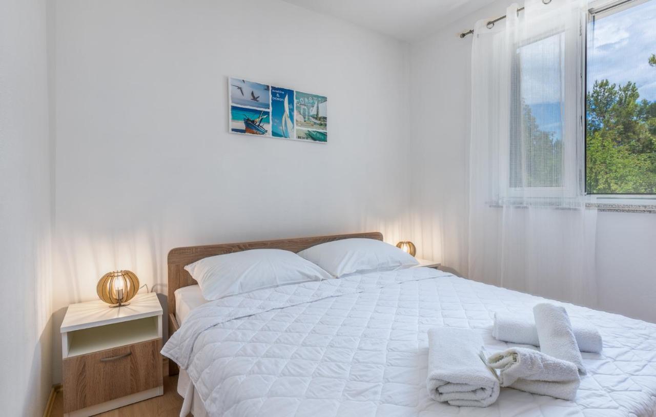Apartments Miokovic Соліне Екстер'єр фото