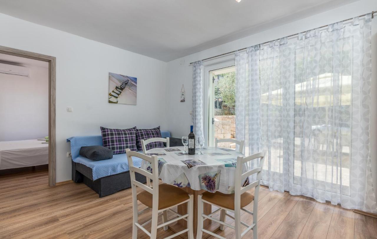 Apartments Miokovic Соліне Екстер'єр фото