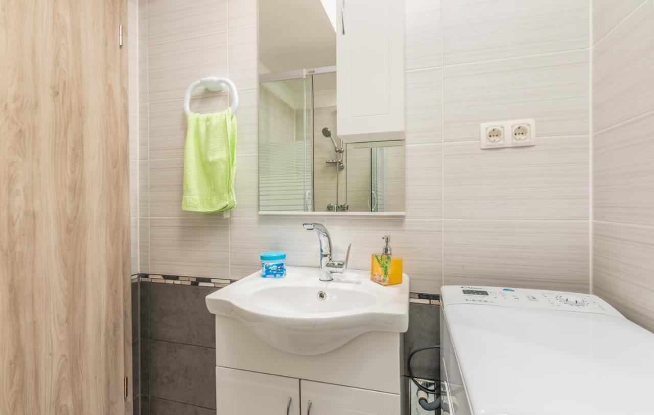 Apartments Miokovic Соліне Екстер'єр фото