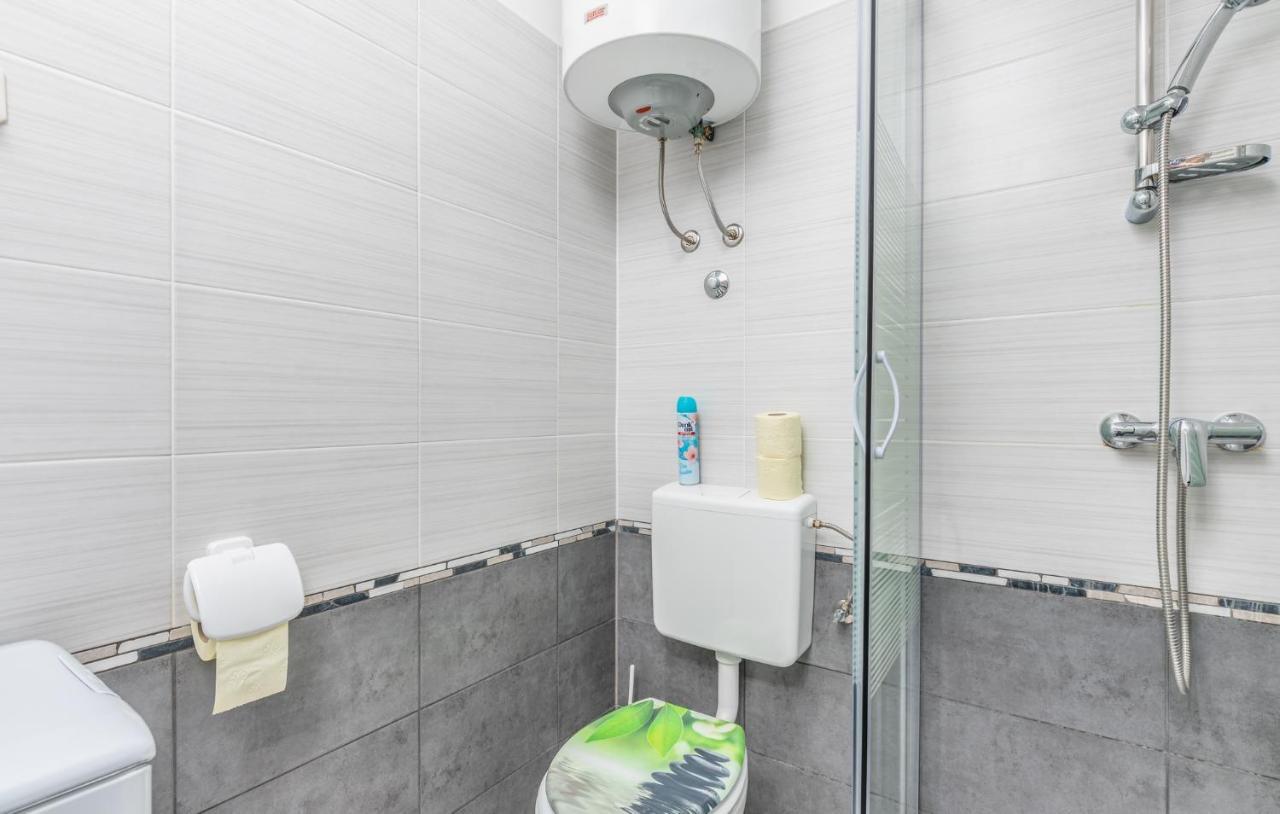 Apartments Miokovic Соліне Екстер'єр фото